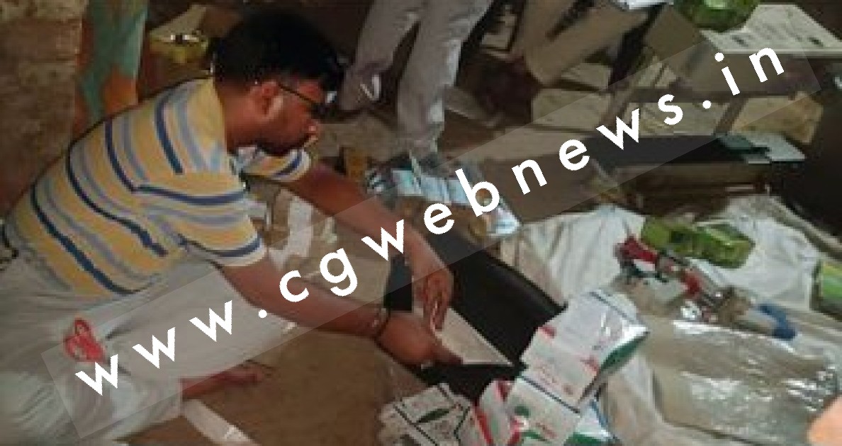 नकली देसी घी फैक्ट्री पर पुलिस की दबिस , 456 लीटर नकली देशी घी सहित नामी कम्पनियों के रैपर बरामद