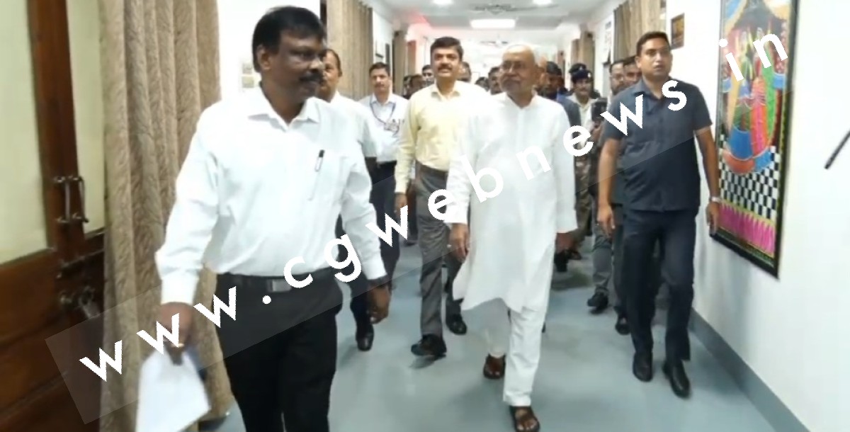 बड़ी खबर - मुख्यमंत्री अचानक पँहुचे मंत्रालय के विभागों में , अधिकारी मिले गायब , मचा हड़कंप