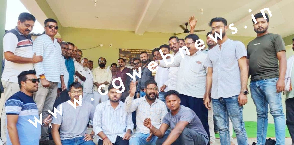 छत्तीसगढ़ - मौजूदा कांग्रेस विधायक का विरोध शुरू , पर्यवेक्षक के सामने हुआ हंगामा