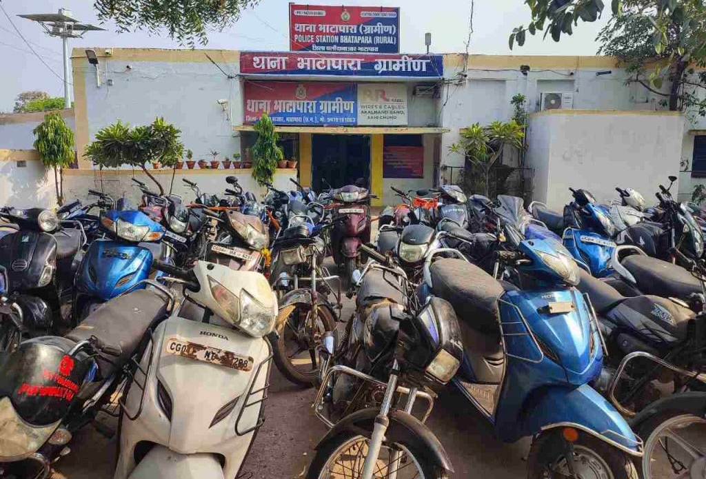 छत्तीसगढ़ - अब तक के सबसे बड़े बाईक चोर गिरोह का पर्दाफाश , चोरी की 55 बाईक के साथ 06 आरोपी गिरफ्तार