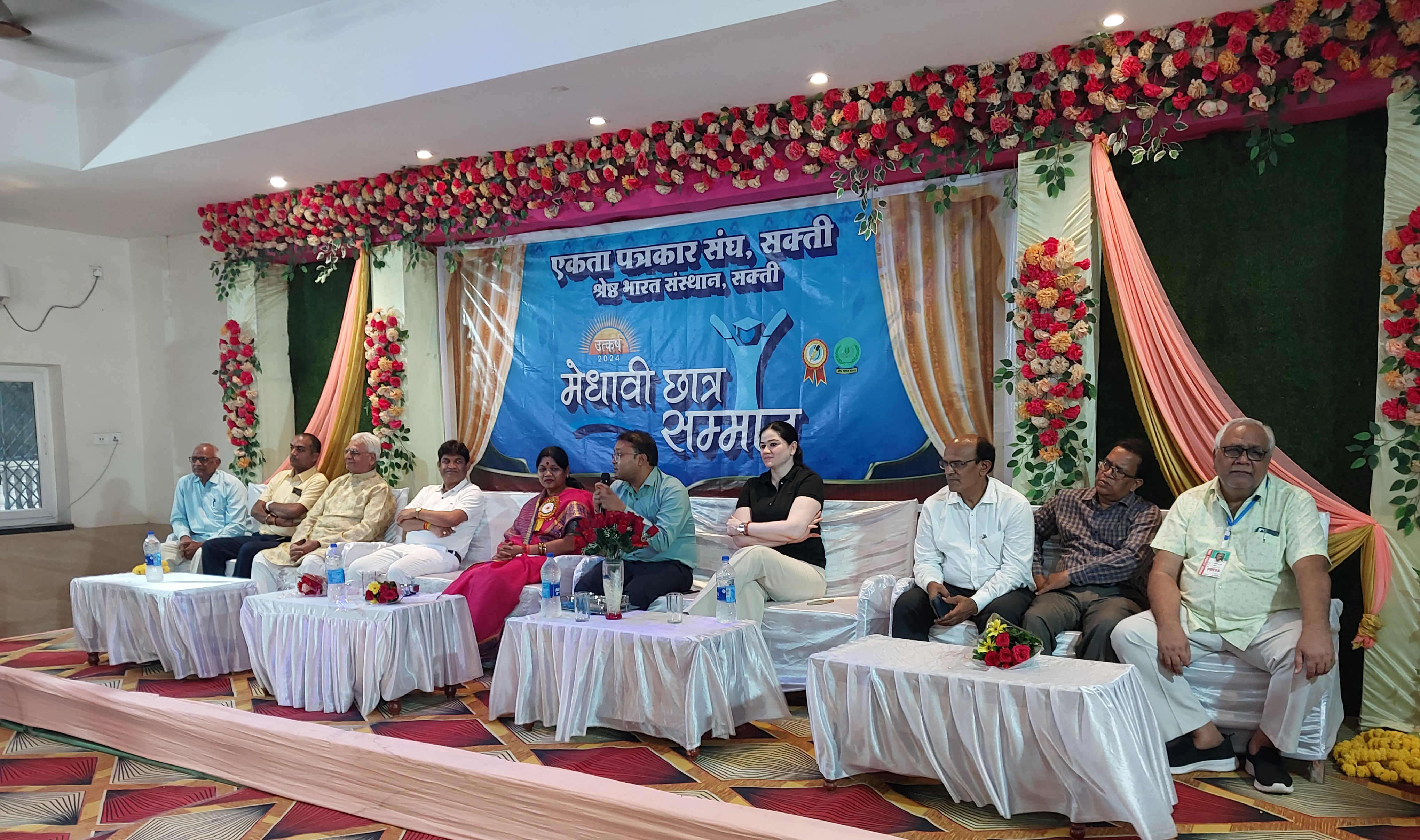 सक्ती - सांसद निर्वाचित होने के बाद कमलेश जांगड़े ने छात्रों को दिया सफलता गुरुमंत्र , कही यह बात